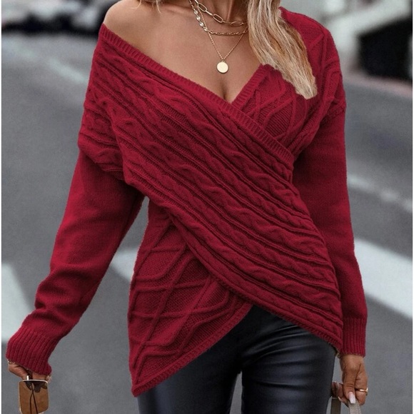 New V neck crossover cable knit sweater - Picture 6 of 6